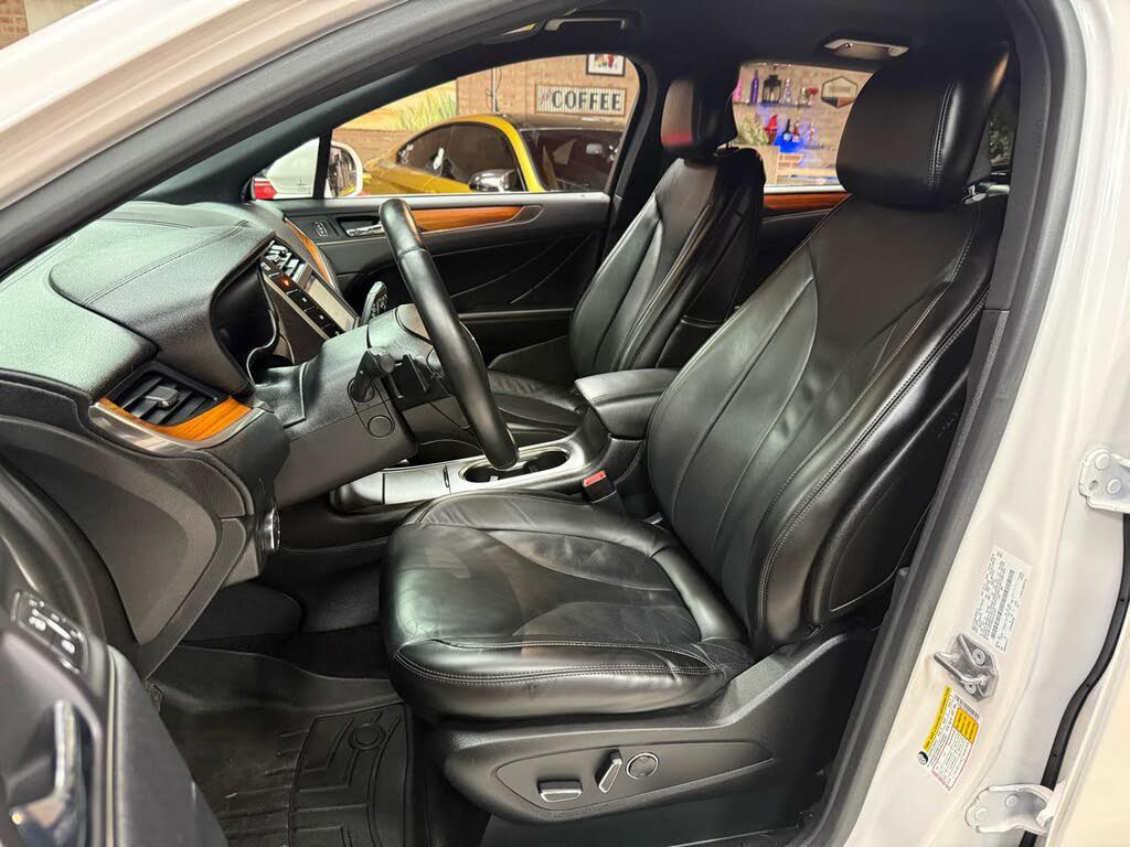 Used 2018 Lincoln MKC Select w/ Select Plus Package FWD image 24