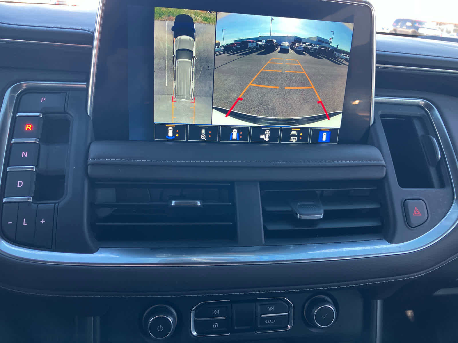 Certified 2024 Chevrolet Tahoe Z71 w/ Luxury Package image 25