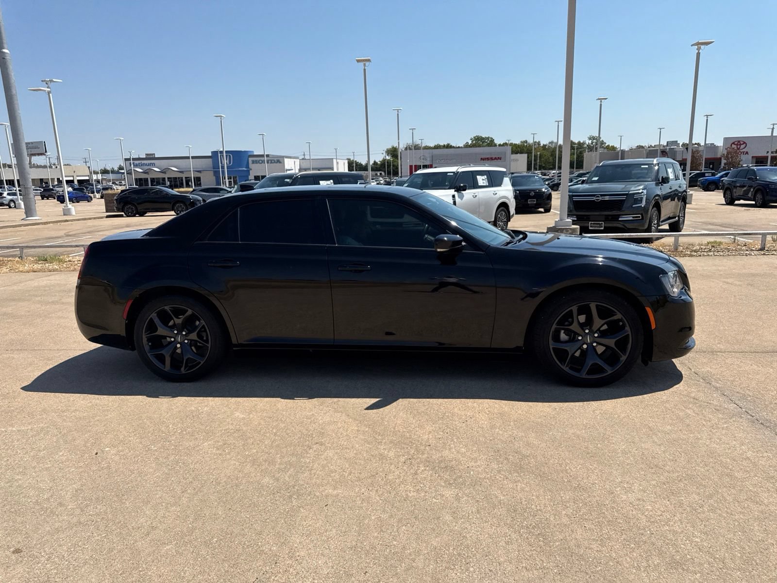 Used 2023 Chrysler 300 S w/ Comfort Group RWD image 13