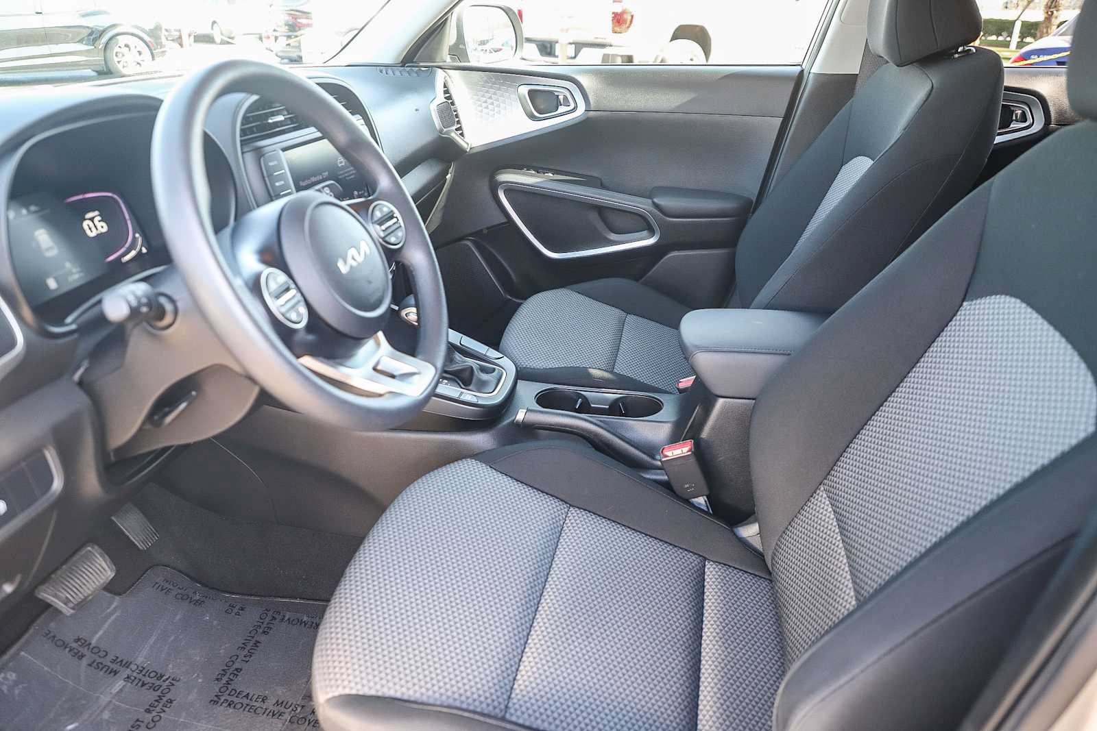 Used 2023 Kia Soul LX FWD image 20