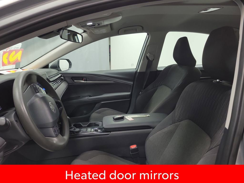 Used 2025 Toyota Camry LE image 12