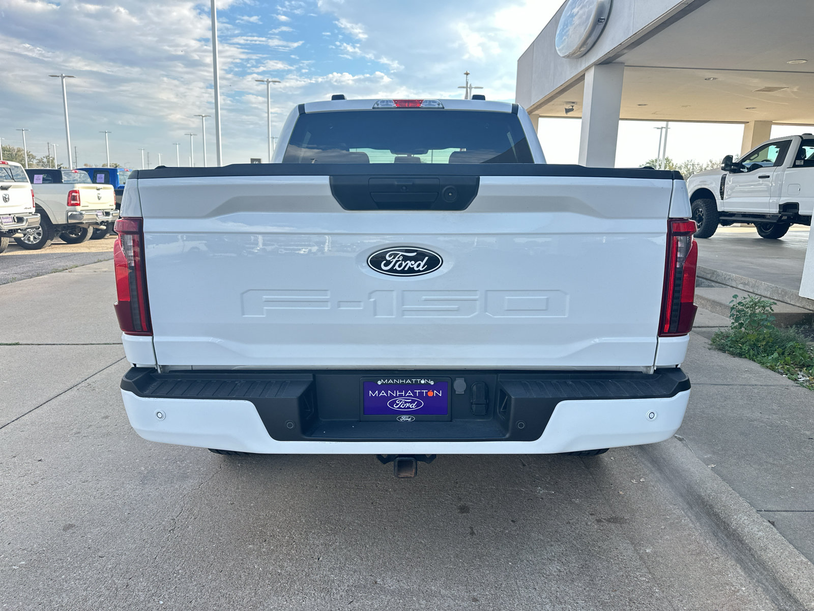 Used 2024 Ford F150 XLT w/ XLT Black Appearance Package AWD/4WD image 16