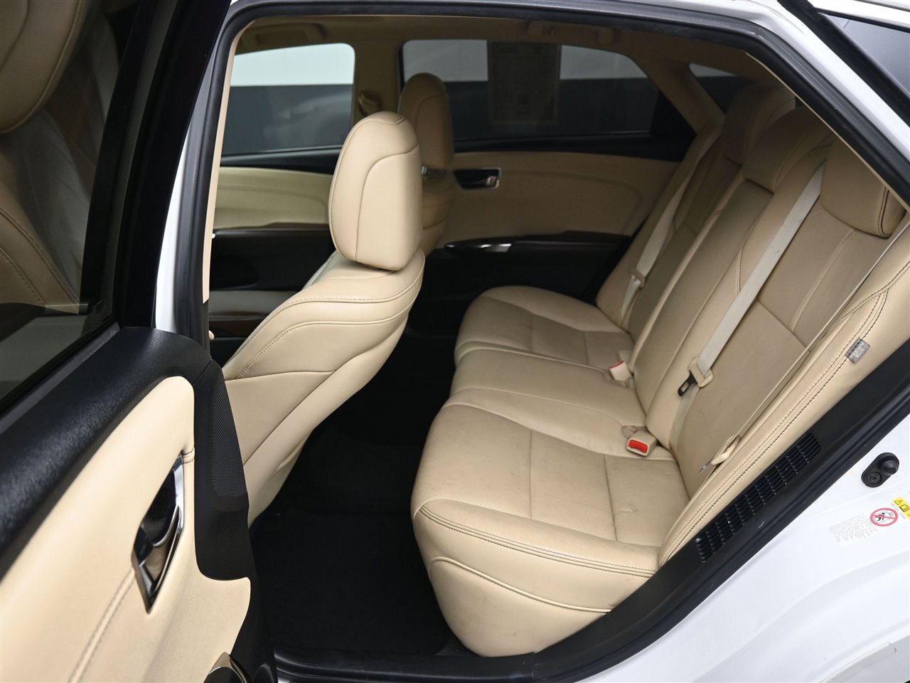 Used 2016 Toyota Avalon Limited image 10