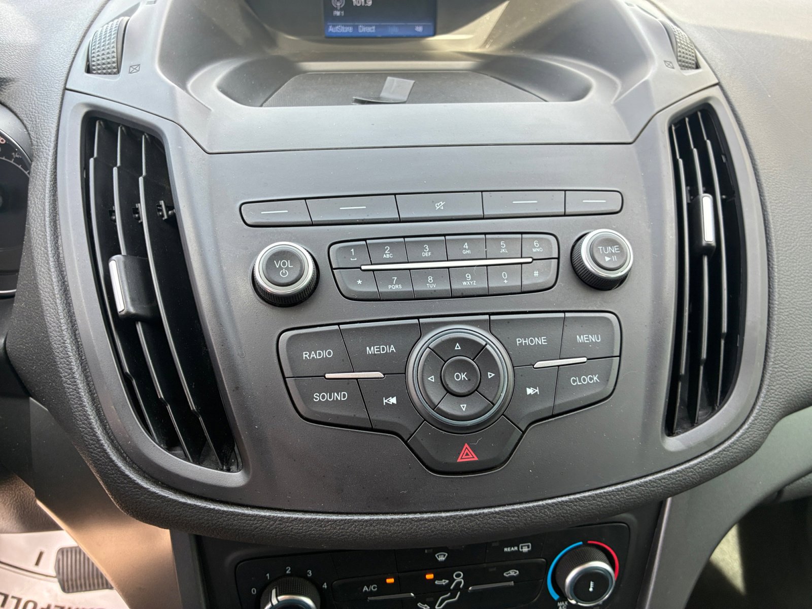 Used 2018 Ford Escape SE image 22