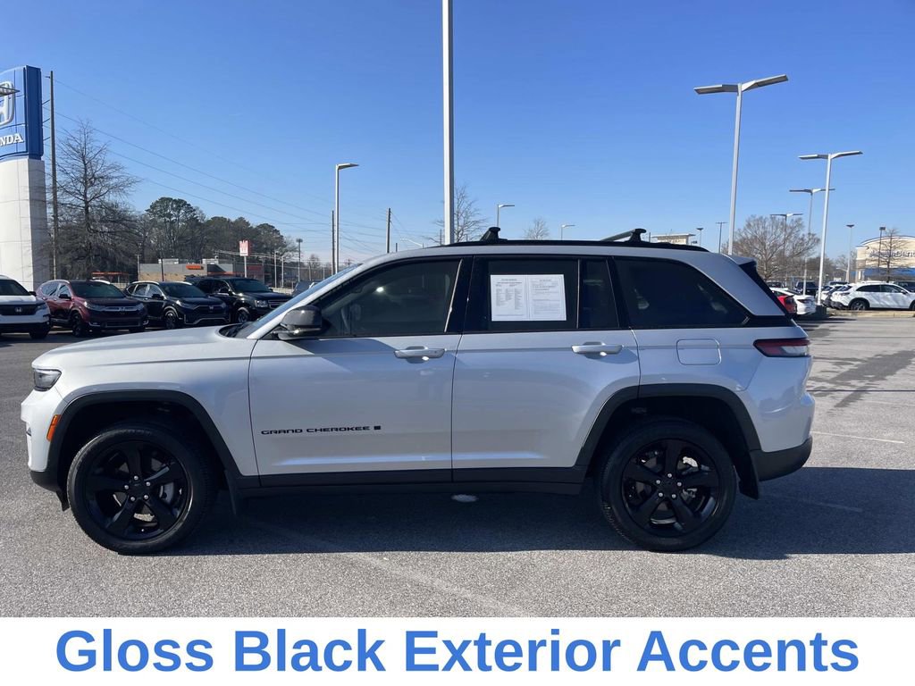 Used 2024 Jeep Grand Cherokee Altitude image 10