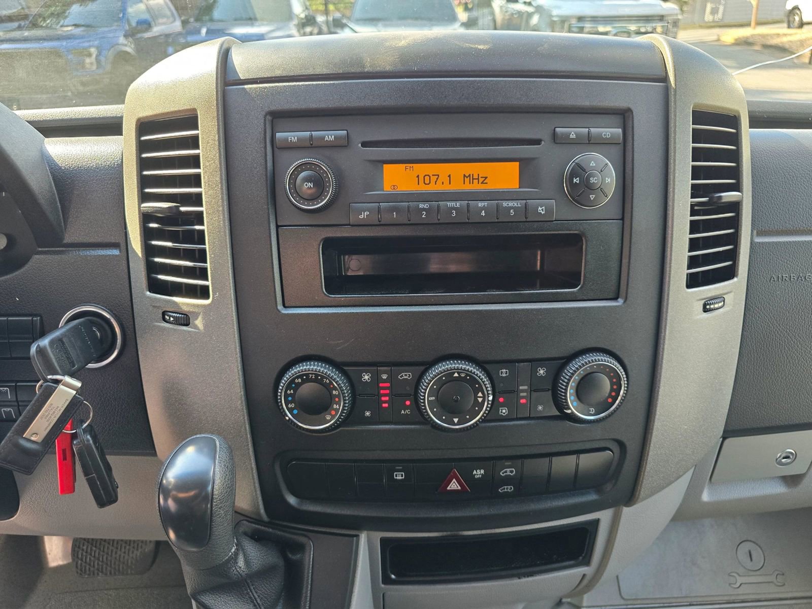 Used 2012 Mercedes-Benz Sprinter 2500 image 16