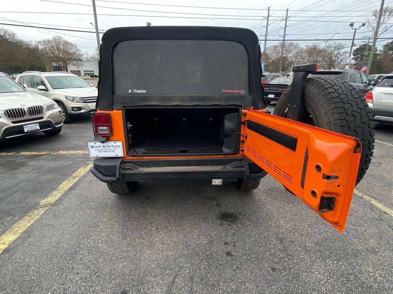 Used 2013 Jeep Wrangler Unlimited Sahara AWD/4WD image 17
