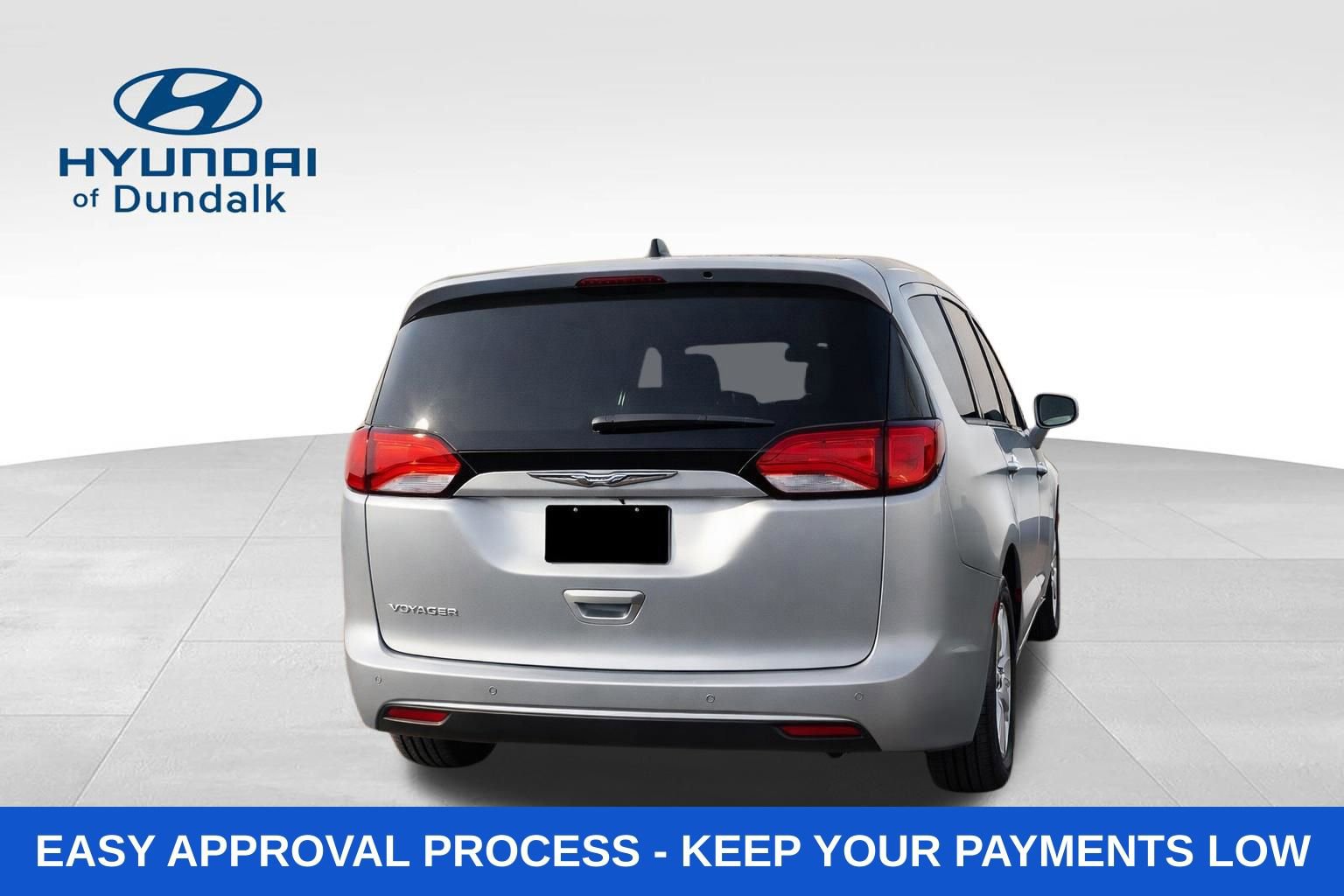 Used 2022 Chrysler Voyager LX image 8