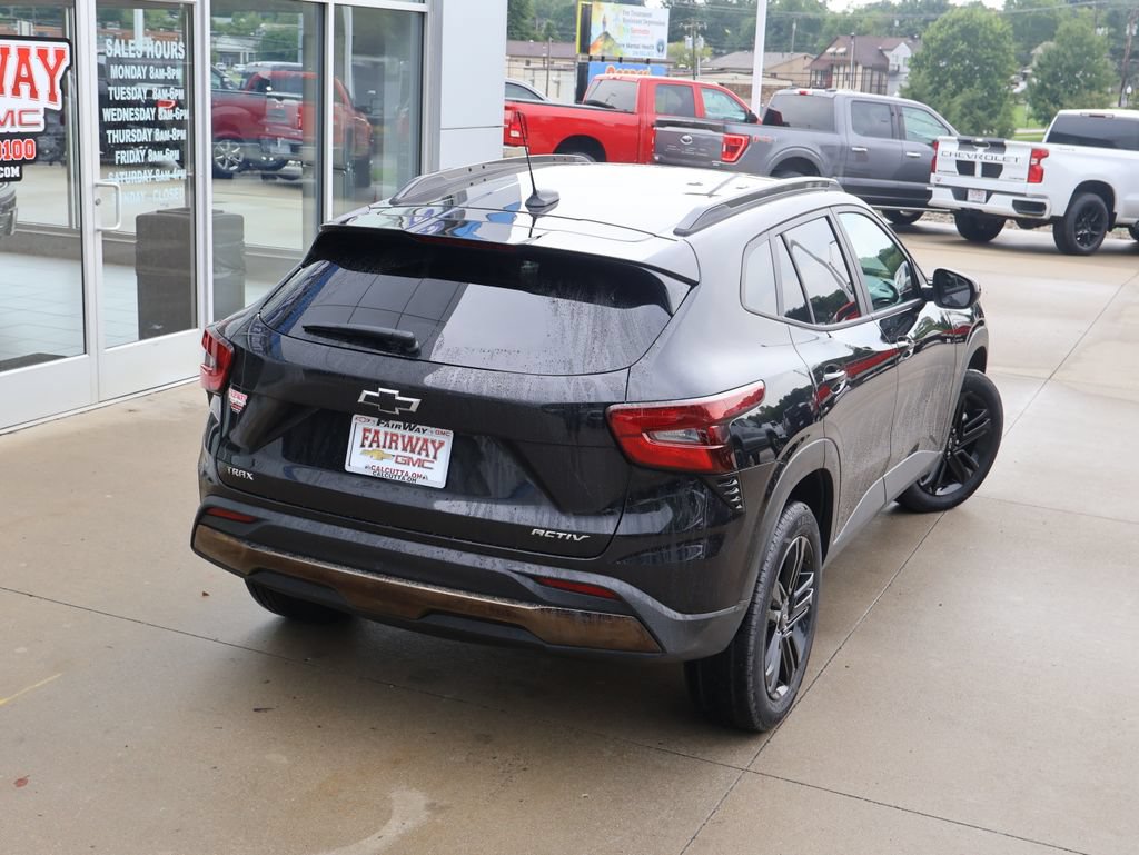 Used 2025 Chevrolet Trax ACTIV w/ Sunroof Package FWD image 40