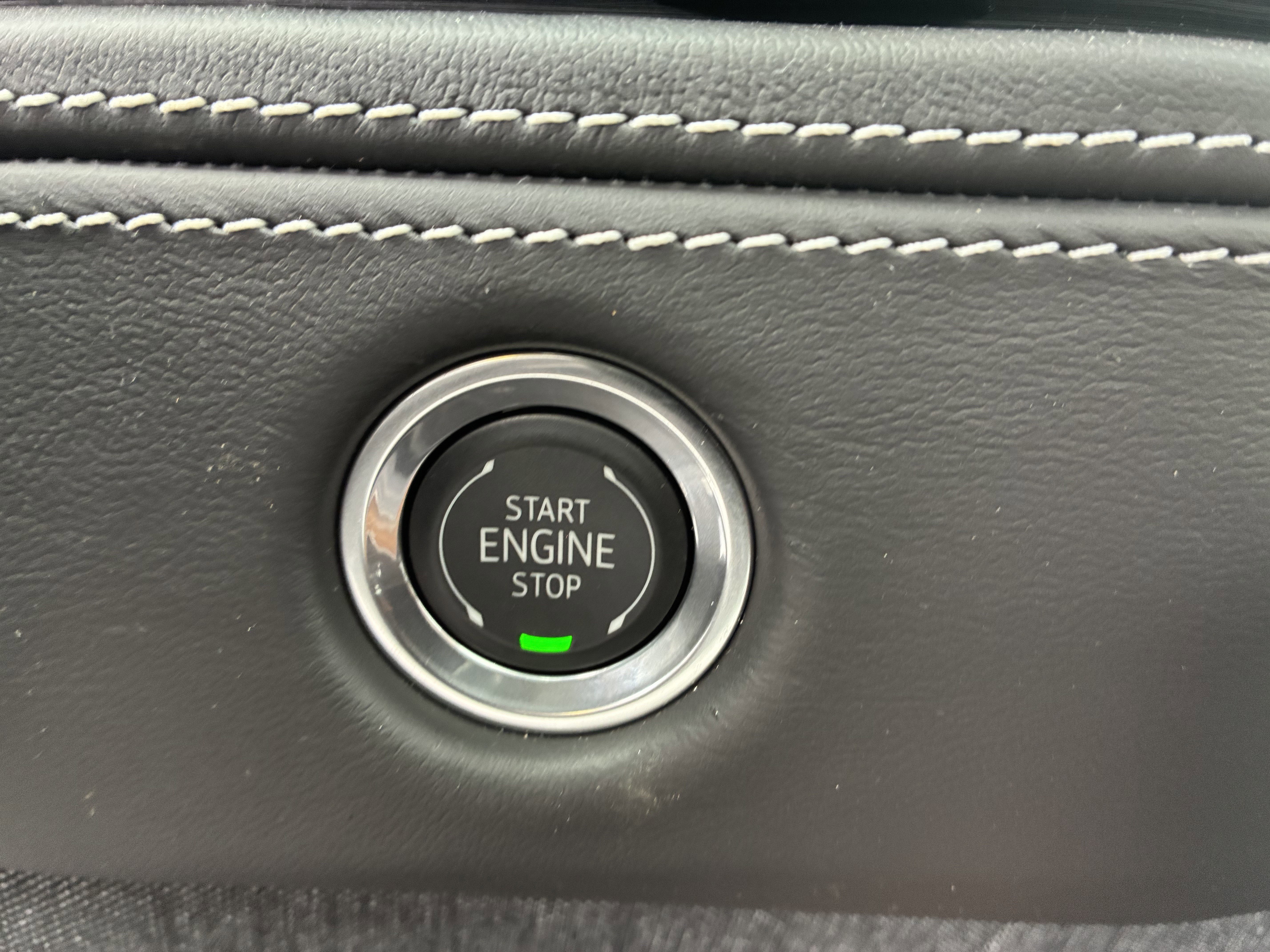 Used 2026 Cadillac Escalade Platinum Sport w/ LPO, Floor Liner Package AWD/4WD image 34