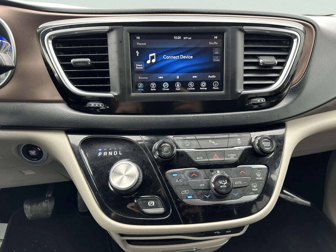 Used 2019 Chrysler Pacifica Touring-L FWD image 30