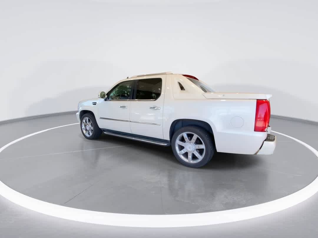 Used 2011 Cadillac Escalade EXT Luxury AWD/4WD image 6