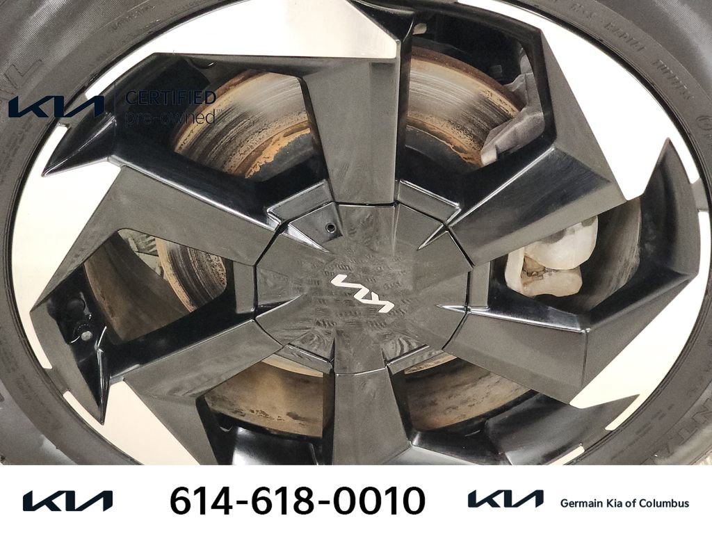 Certified 2025 Kia Sorento EX image 12