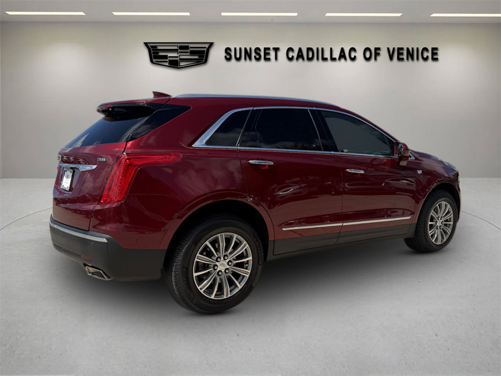 Used 2017 Cadillac XT5 Luxury w/ Driver Awareness Package FWD image 3