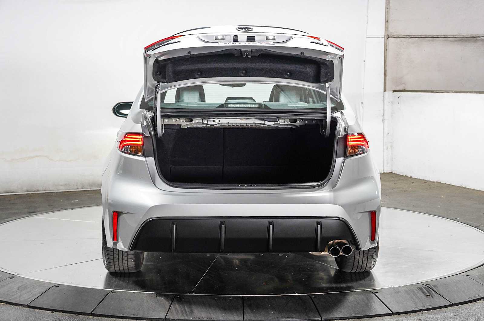 Certified 2024 Toyota Corolla XSE FWD image 28
