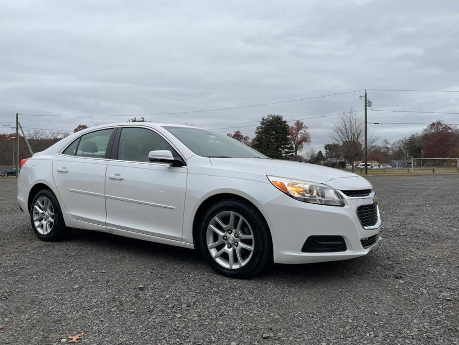 Used 2016 Chevrolet Malibu LT image 2