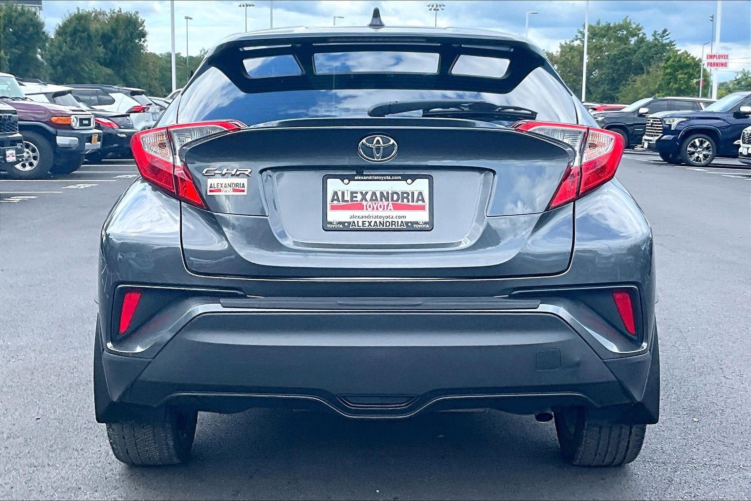 Used 2022 Toyota C-HR XLE FWD image 4
