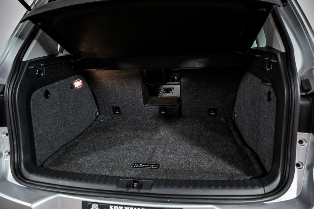 Used 2017 Volkswagen Tiguan S image 8