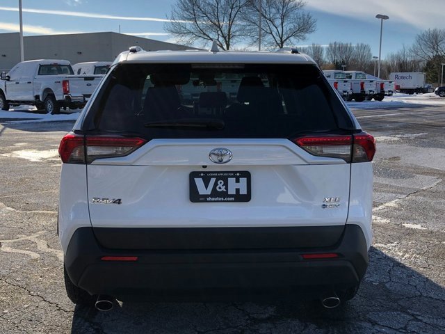 Used 2025 Toyota RAV4 XLE image 23