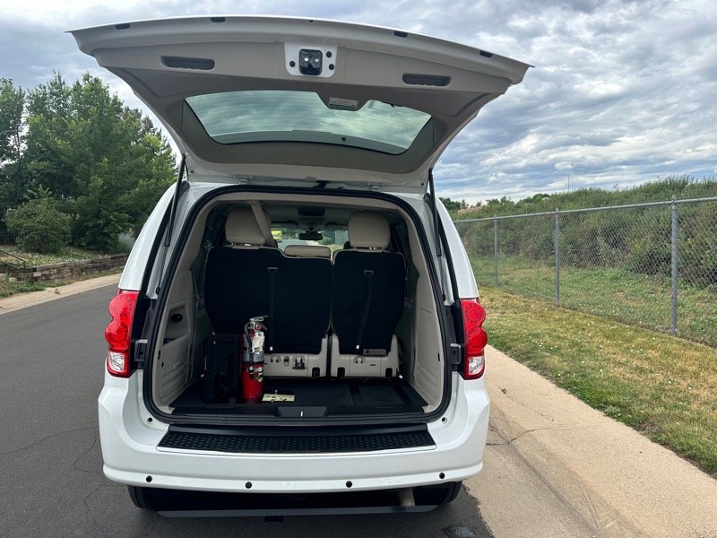 Used 2019 Dodge Grand Caravan SE image 14