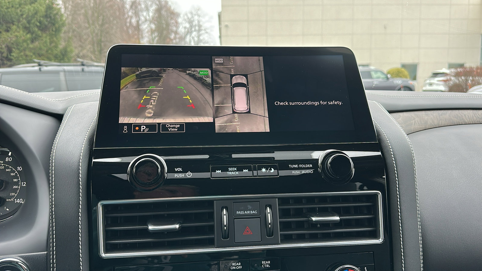 Certified 2023 INFINITI QX80 Premium Select w/ All-Season Package image 21