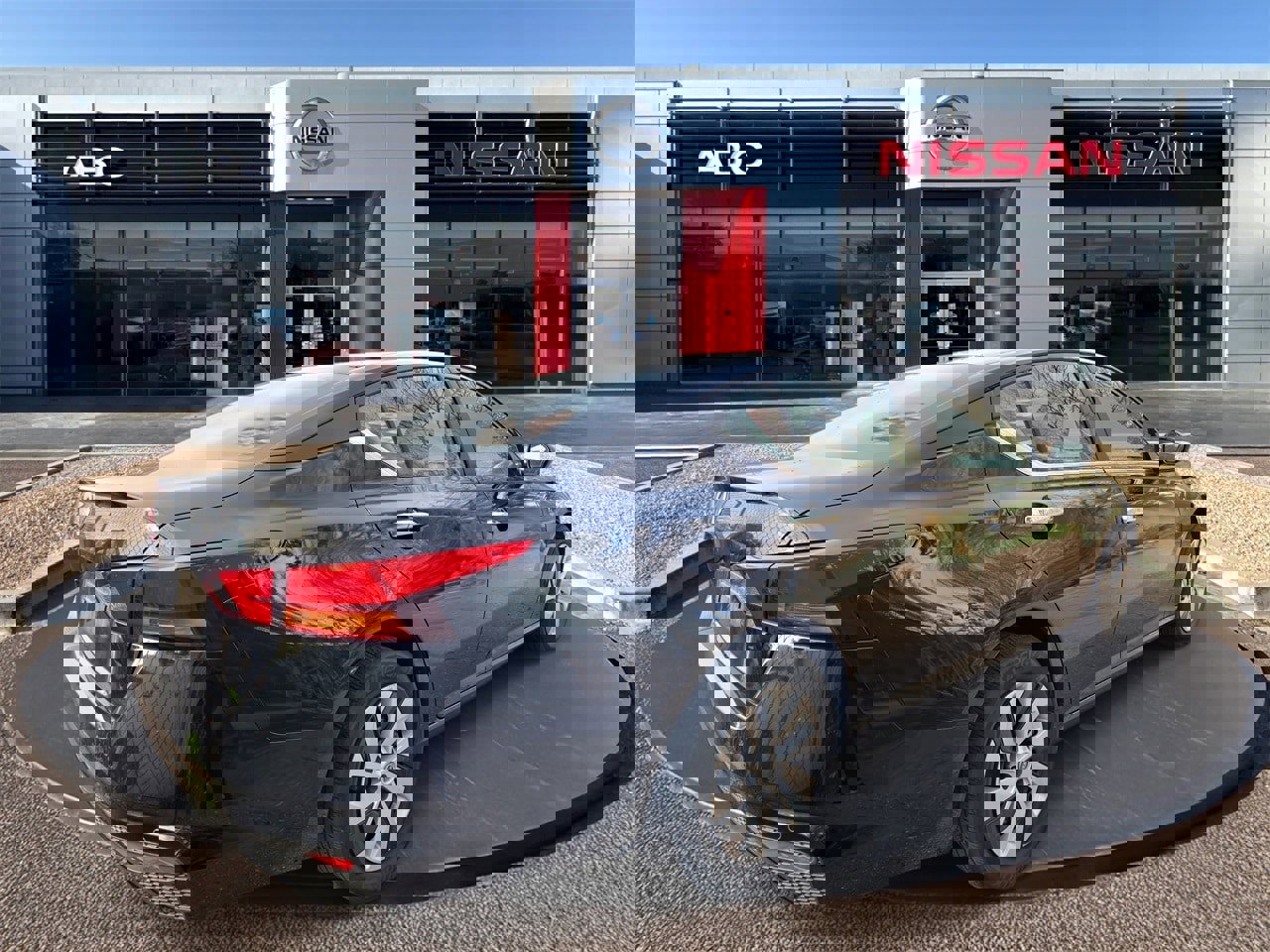 Used 2024 Nissan Altima 2.5 S image 4