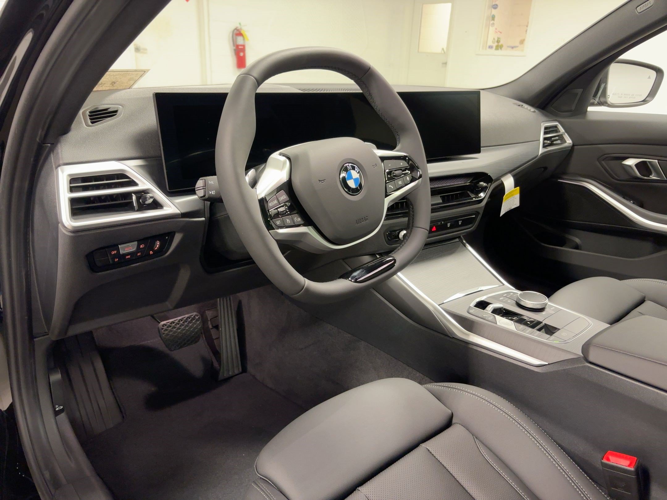 Used 2026 BMW 330i Sedan w/ Convenience Package RWD image 3