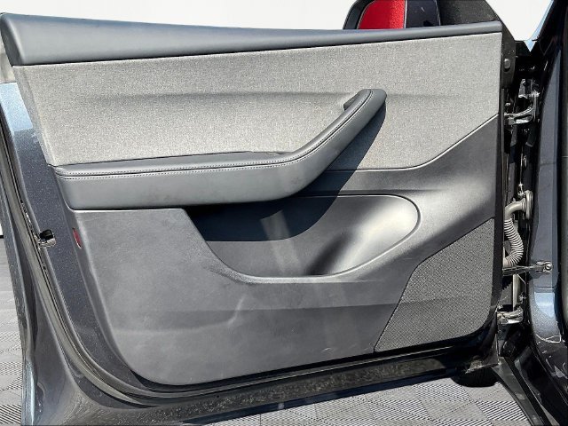 Used 2026 Tesla Model Y 2WD image 21