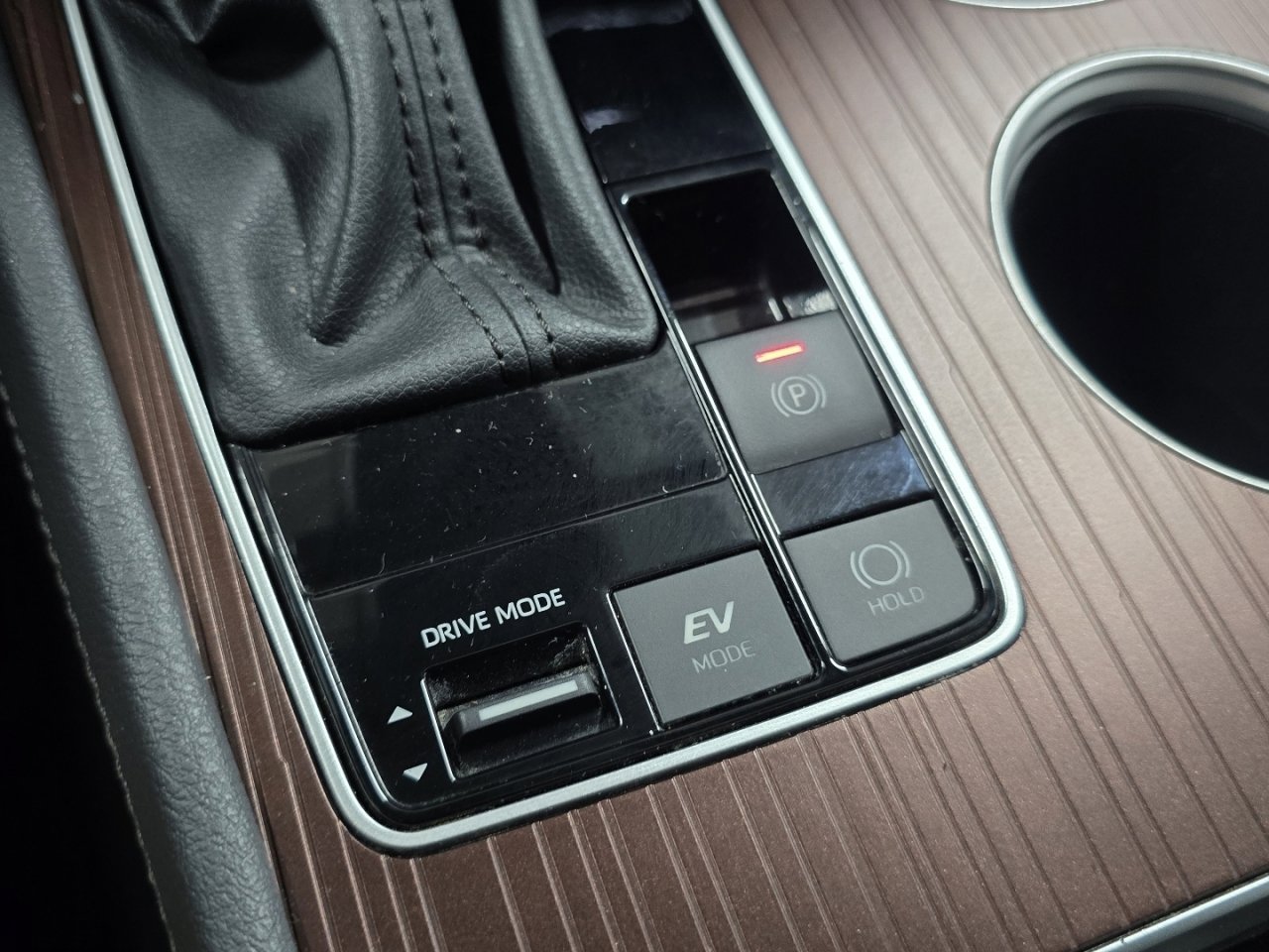 Certified 2024 Toyota Sienna XLE image 7