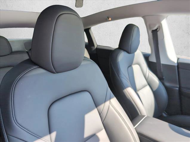 Used 2025 Tesla Model Y Long Range RWD image 24