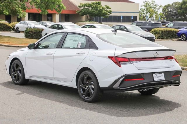 New 2026 Hyundai Elantra Sport FWD image 10