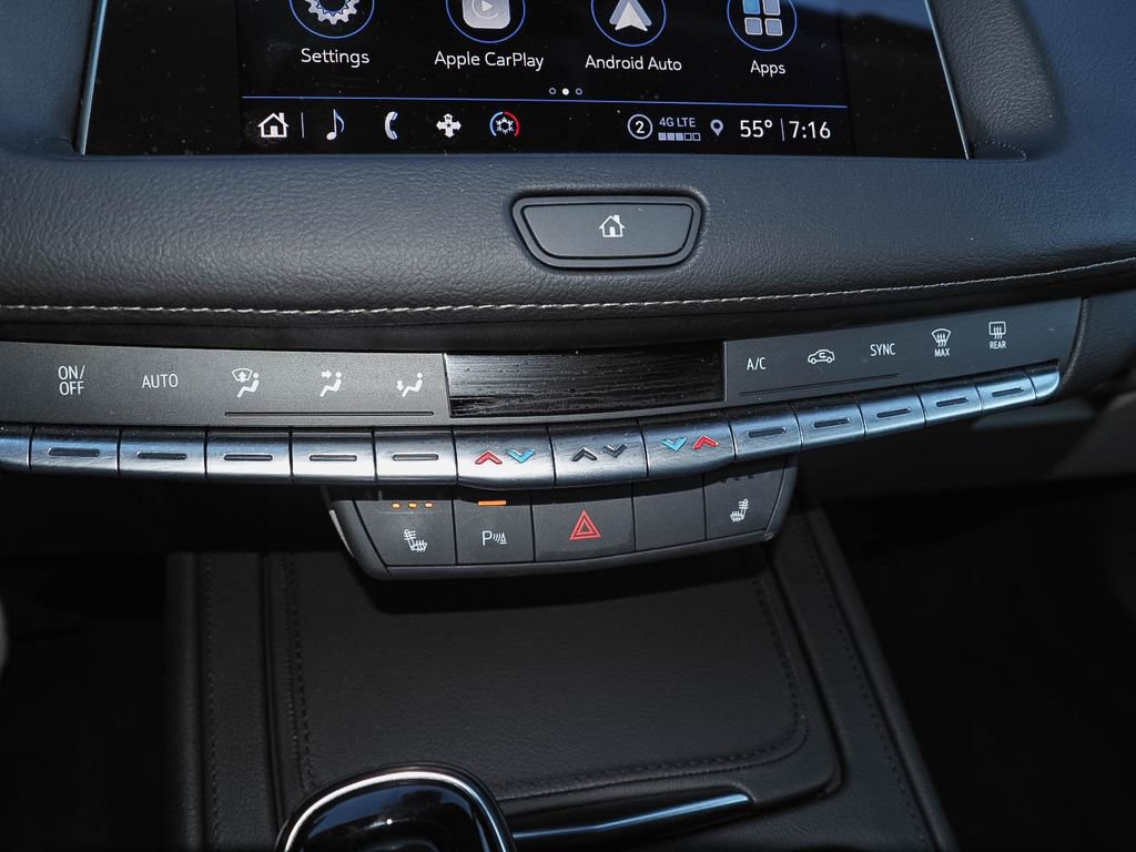 Used 2023 Cadillac XT4 Luxury w/ Cold Weather Package image 13