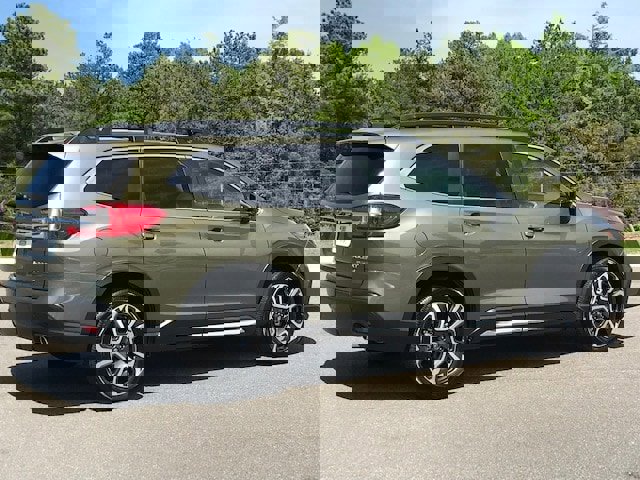 Certified 2025 Subaru Ascent Limited w/ Popular Package #2 image 3