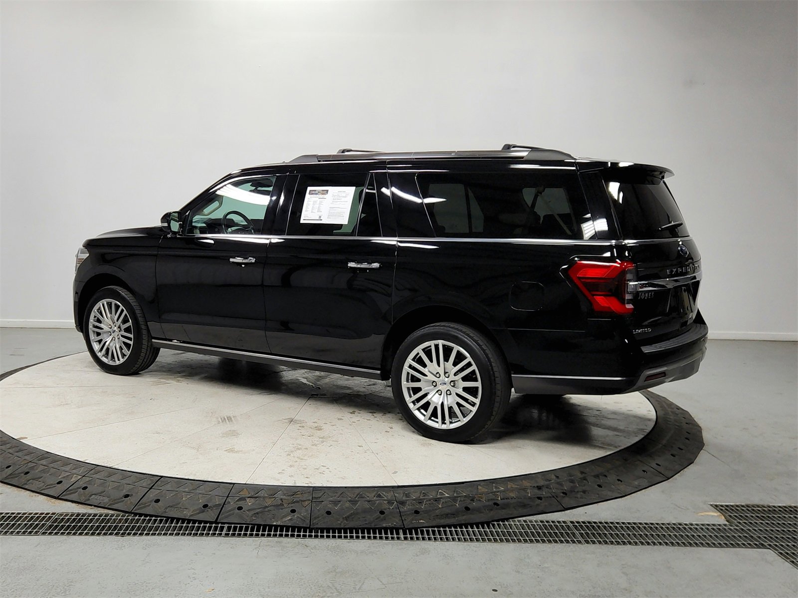 Used 2023 Ford Expedition Max Limited image 5