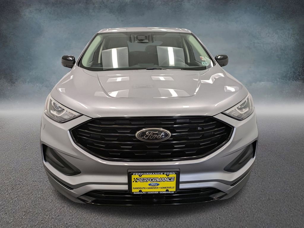 Used 2022 Ford Edge SE w/ Black Appearance Package AWD/4WD image 2