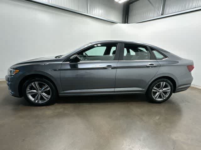 Used 2019 Volkswagen Jetta R-Line w/ R-Line Cold Weather Package FWD image 2