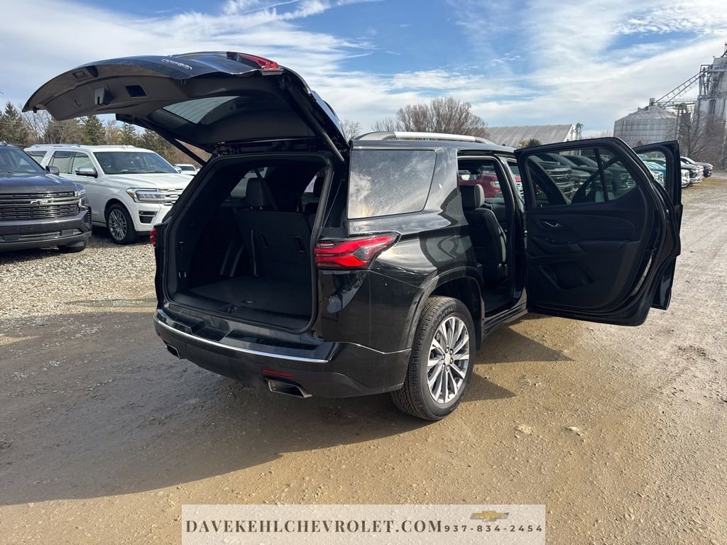 Used 2023 Chevrolet Traverse Premier image 54
