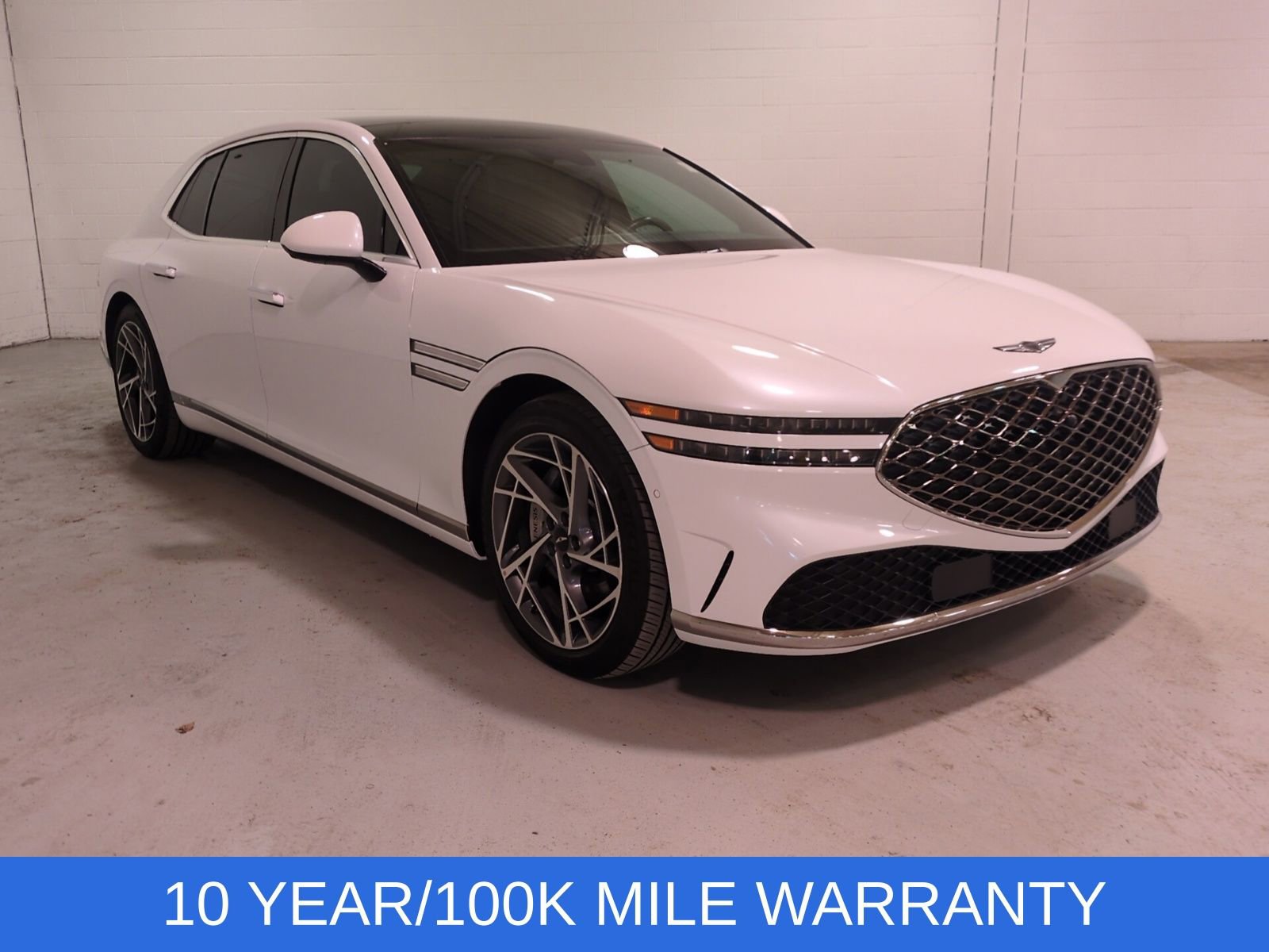 Used 2023 Genesis G90 3.5T image 1