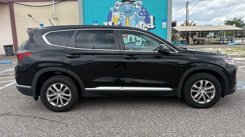 Used 2020 Hyundai Santa Fe SE FWD image 2