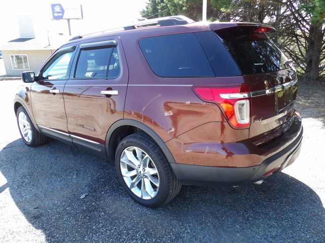Used 2015 Ford Explorer XLT w/ Equipment Group 202A AWD/4WD image 3