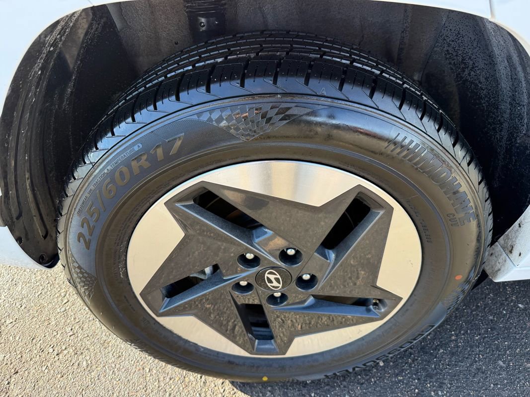 Used 2024 Hyundai Kona SEL image 11