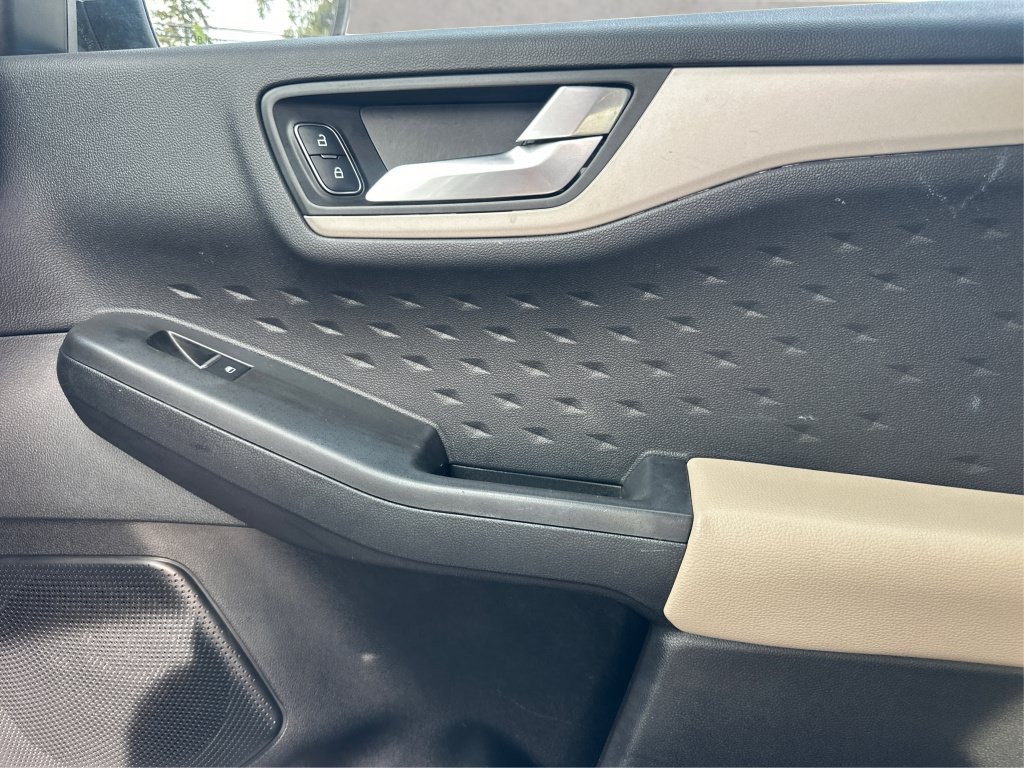 Used 2020 Ford Escape SEL AWD/4WD image 28