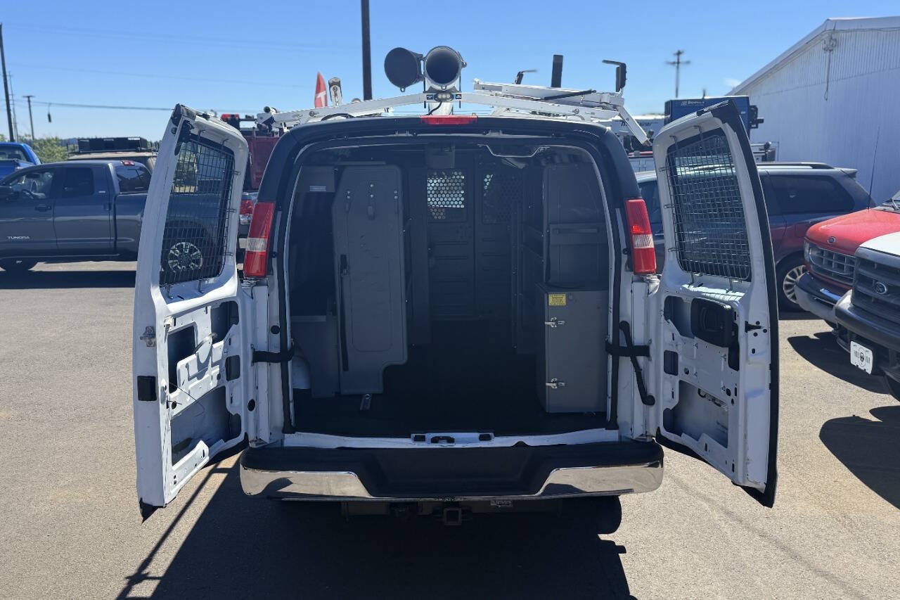 Used 2014 Chevrolet Express 2500 RWD image 10