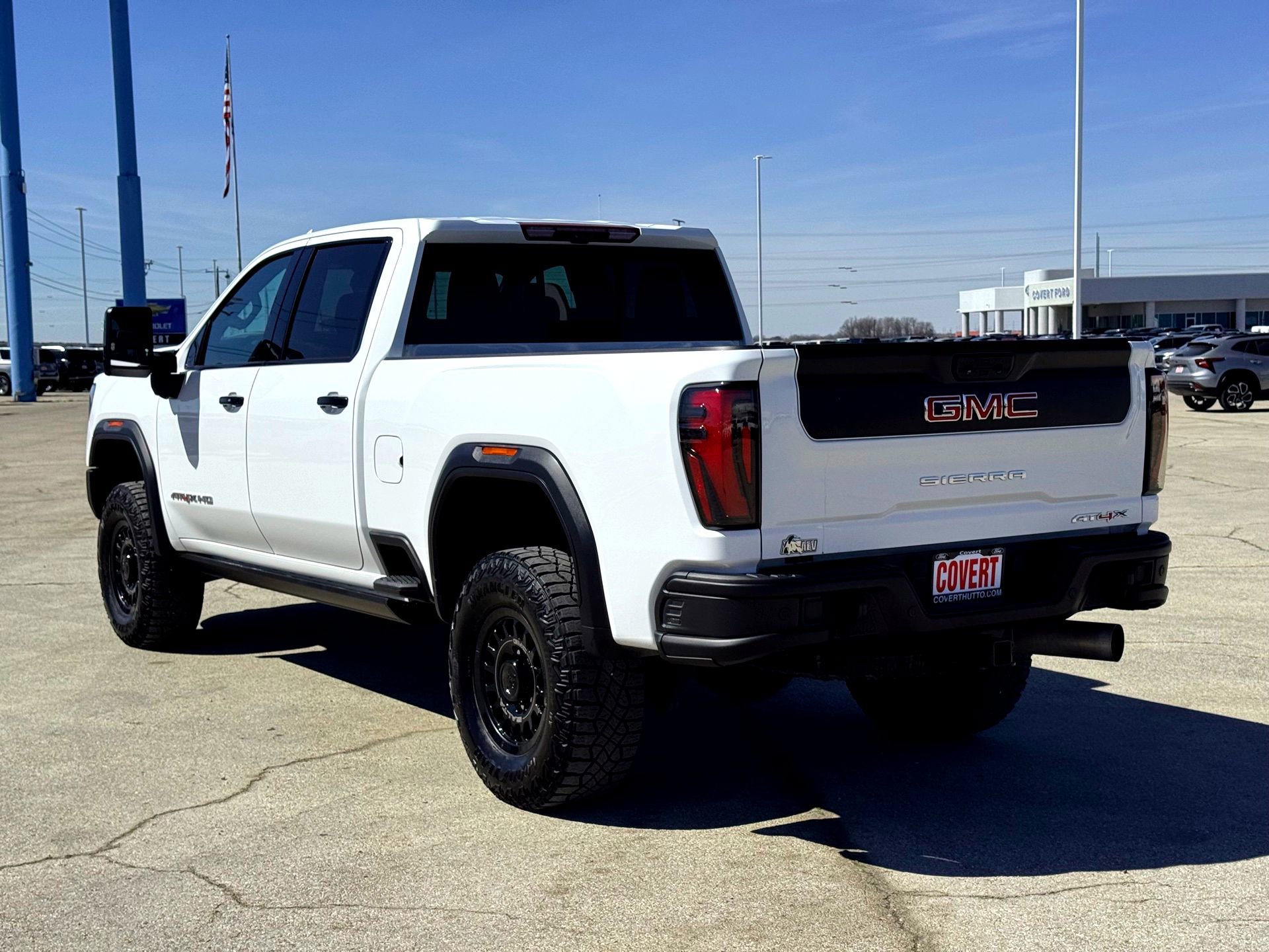 Used 2024 GMC Sierra 2500 AT4X w/ AT4X AEV Edition image 11