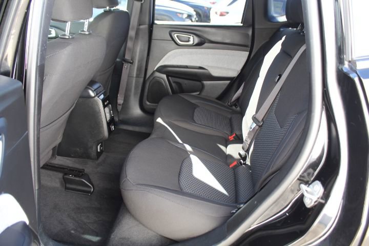 Used 2024 Jeep Compass Sport image 30