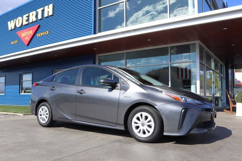 Used 2021 Toyota Prius LE FWD image 1
