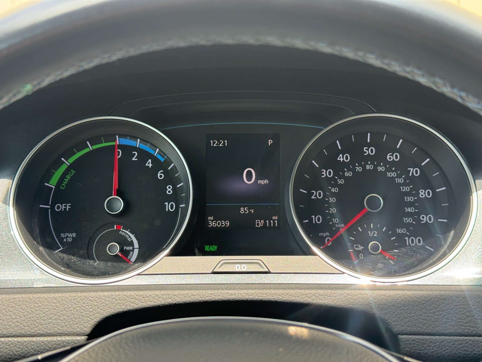 Used 2019 Volkswagen e-Golf SE w/ Driver Assistance Package FWD image 17