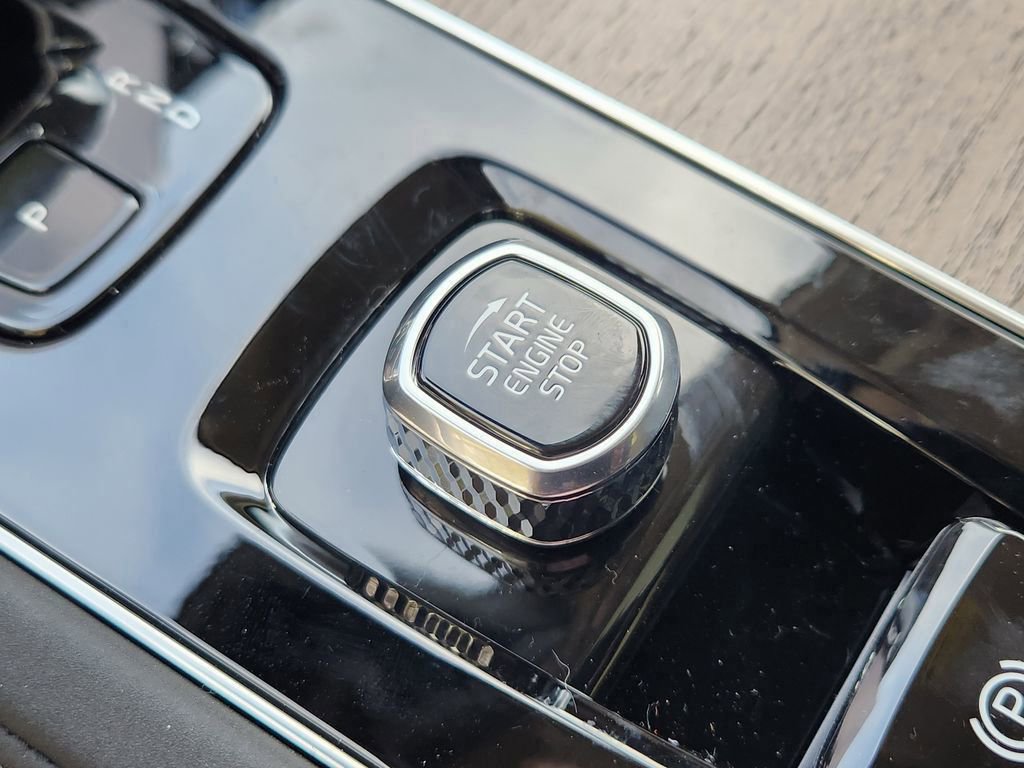New 2026 Volvo XC90 B6 Plus w/ Protection Package image 18