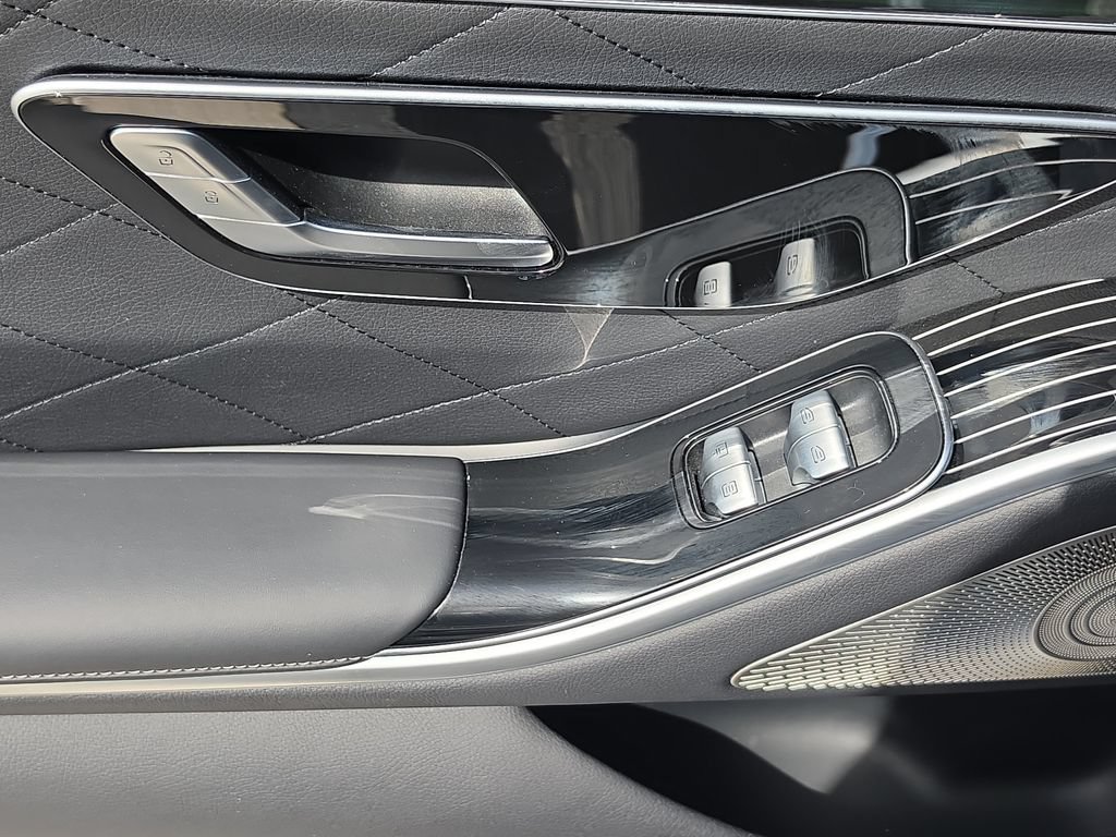 Used 2023 Mercedes-Benz S 580 4MATIC Sedan w/ AMG Line image 12