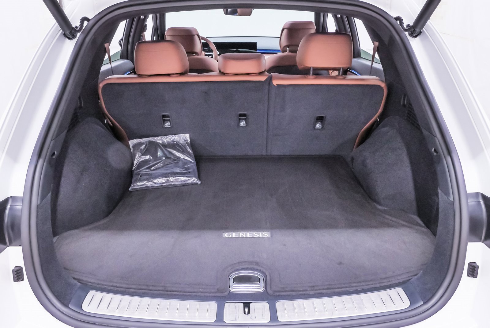 Certified 2026 Genesis GV70 2.5T Advanced image 25